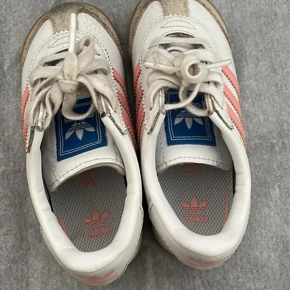 Girls Adidas tennis shoes - Picture 2 of 6